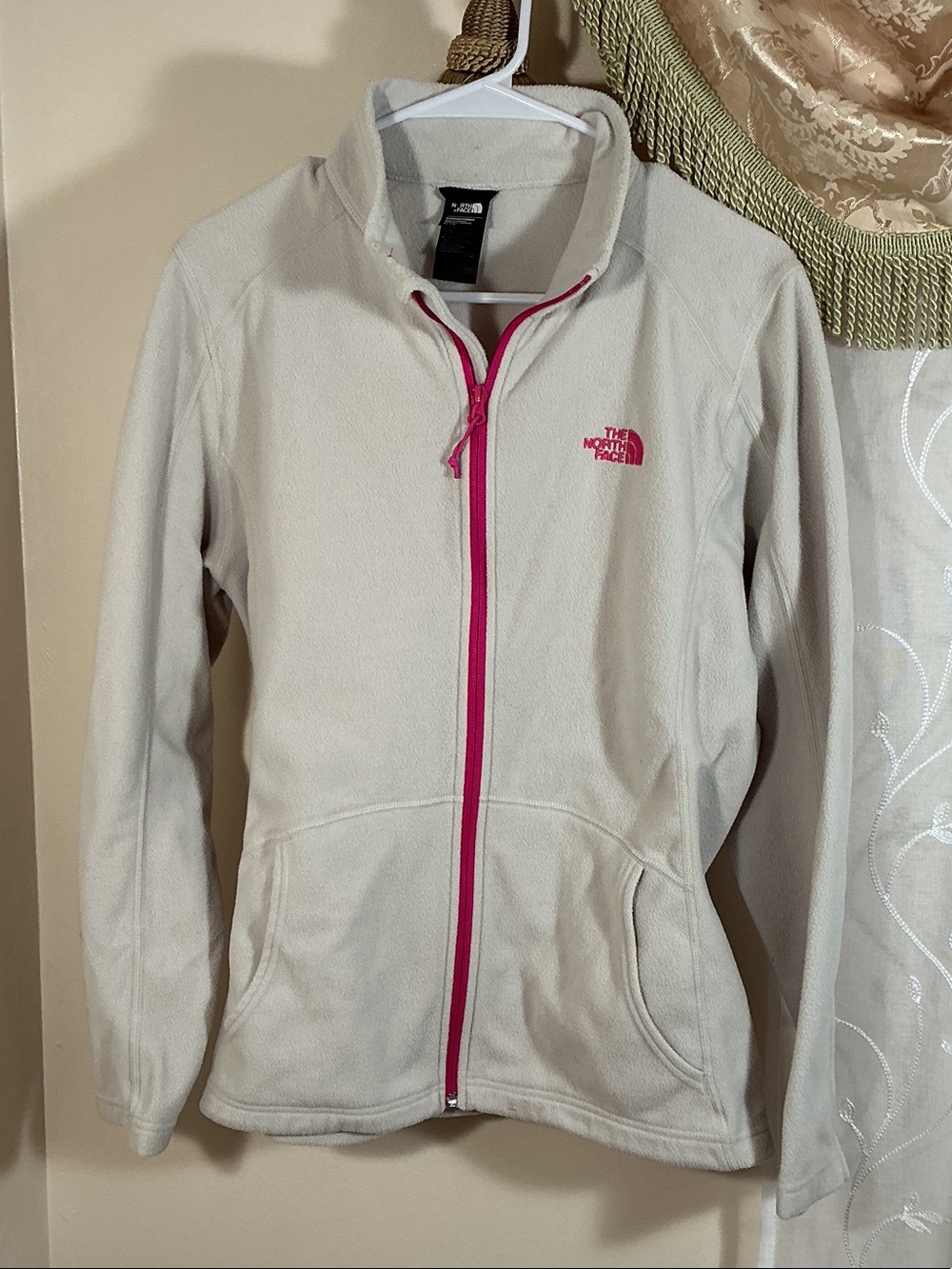 The North Face Women’s Light Grey Fleece Jacket with Pink Trim Sz XL Full Zip